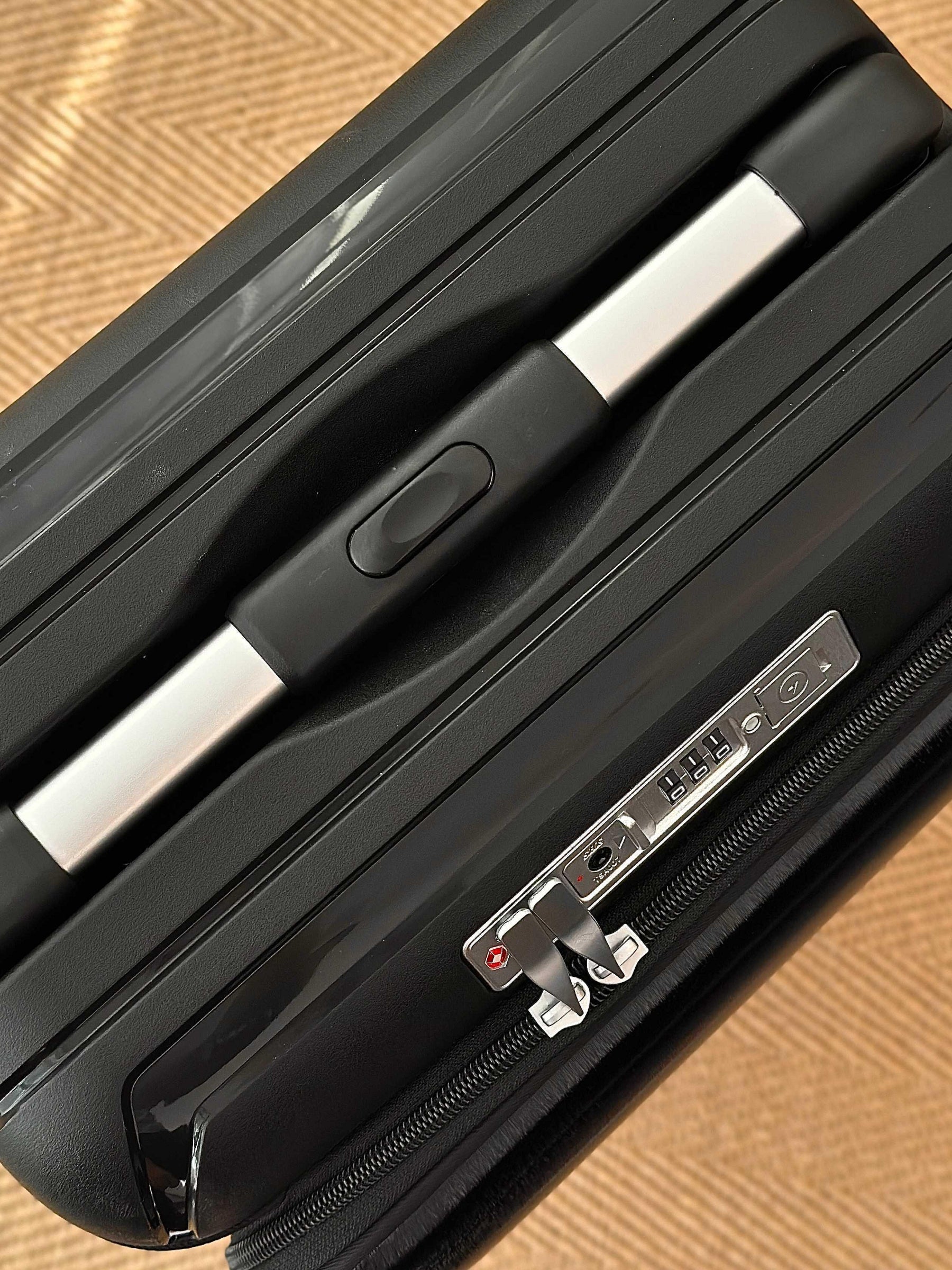 Valise Cabine 20" Premium – Élégance, Espace & Sécurité